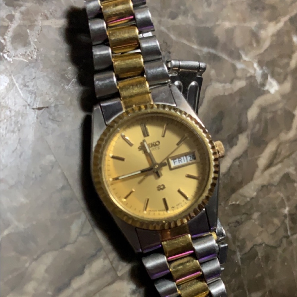 Watch - Picture 3 of 3